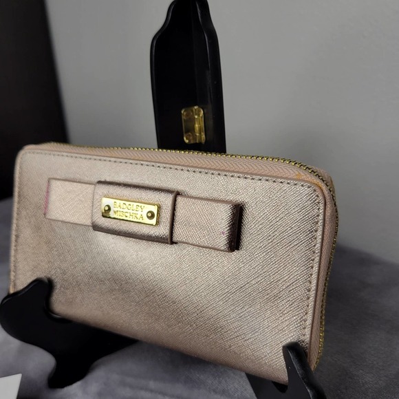 Badgley Mischka Gold Wristlet Wallet NWT‎ - Picture 2 of 7